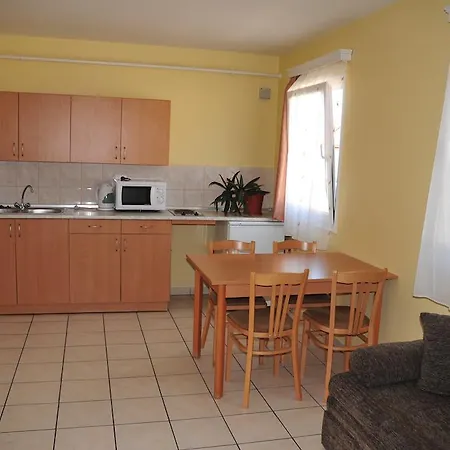 Cegledi Apartmanpark & Kemping