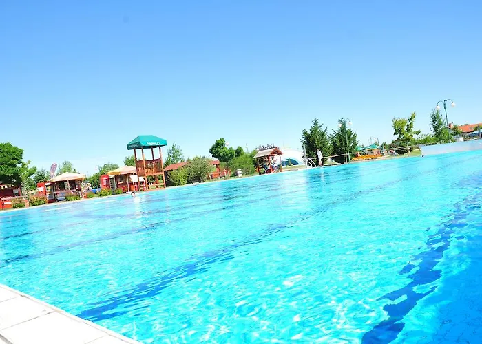 Cegledi Apartmanpark & Kemping *