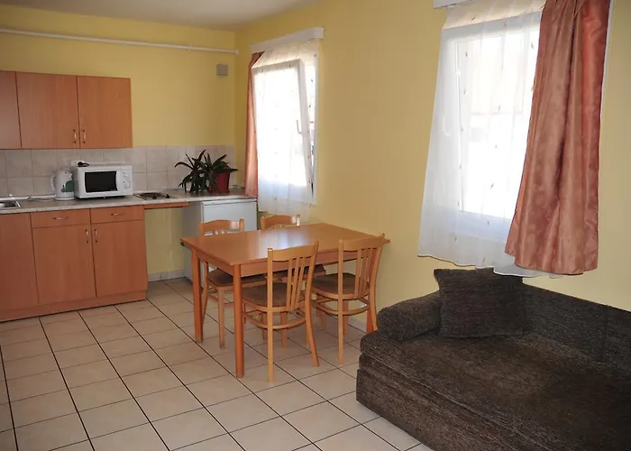 Cegledi Apartmanpark & Kemping