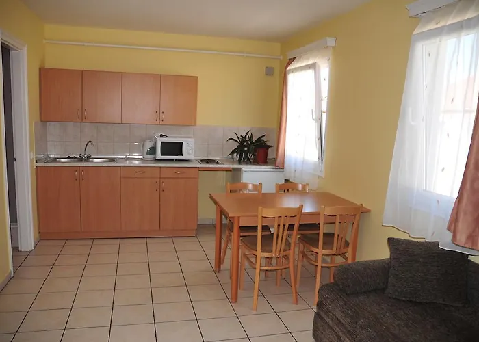 Cegledi Apartmanpark & Kemping