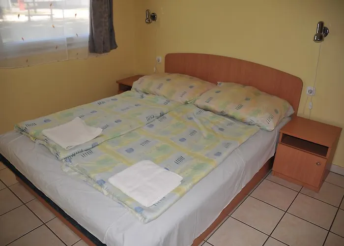 Daire Cegledi Apartmanpark & Kemping *